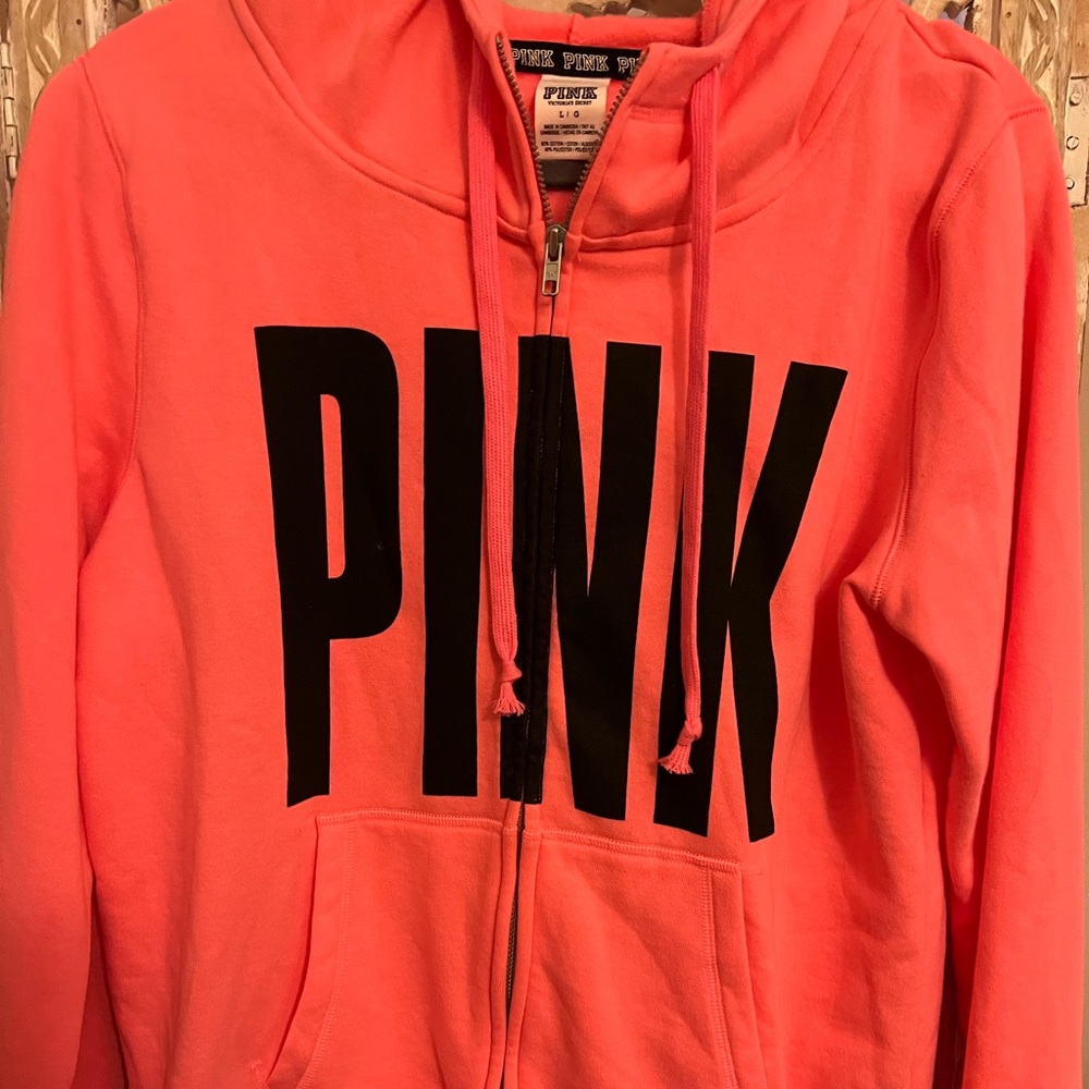 PINK Victoria’s Secret zippered hoodie with pockets!